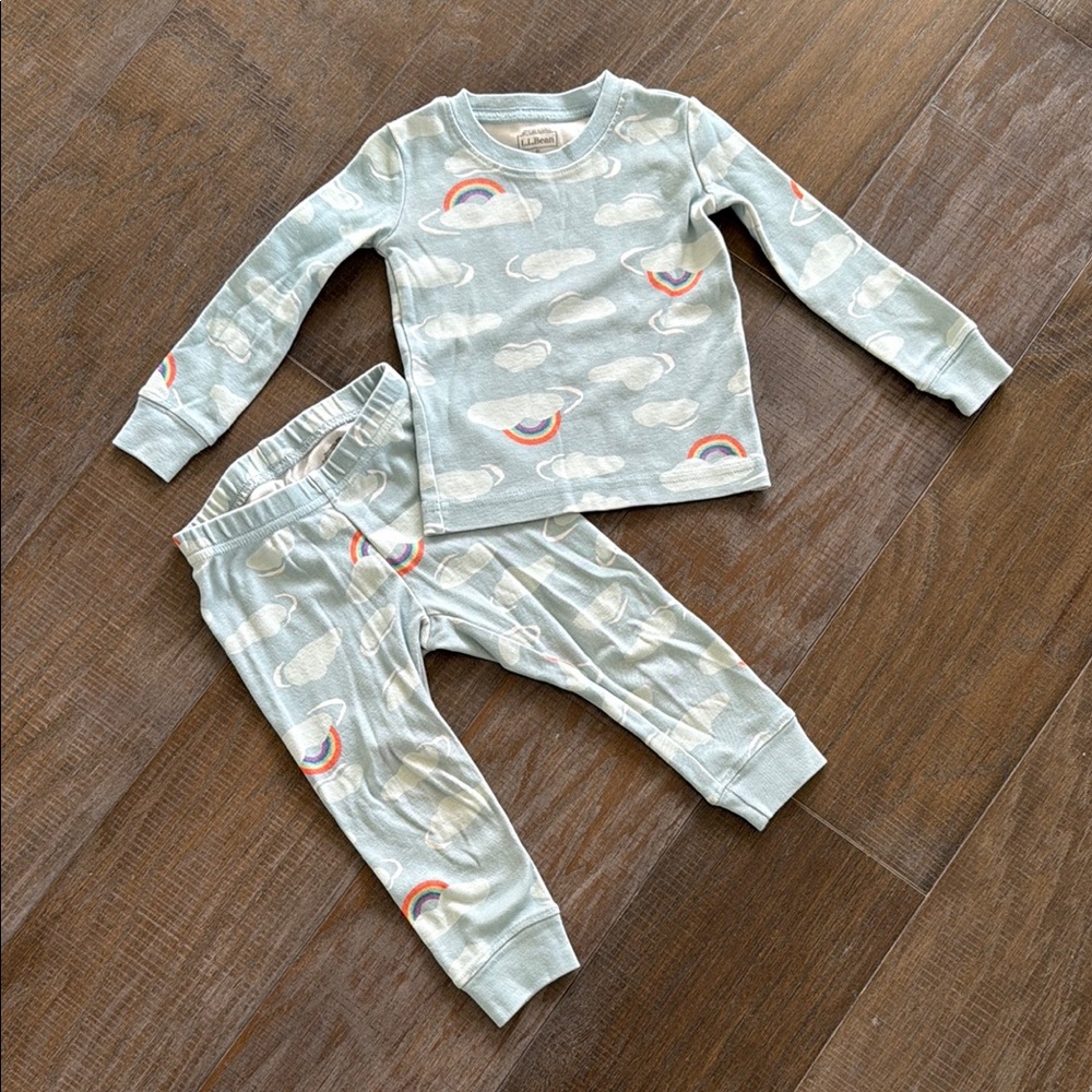 L.L. BEAN Toddler Organic Cotton Fitted Pajama Set in Rainbow Cloud (Size 2T)